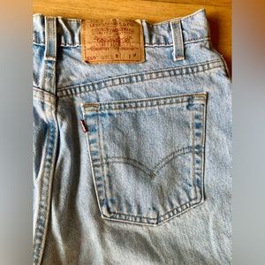 Levi’s 550 Women’s size 16 High Rise and Light Wash